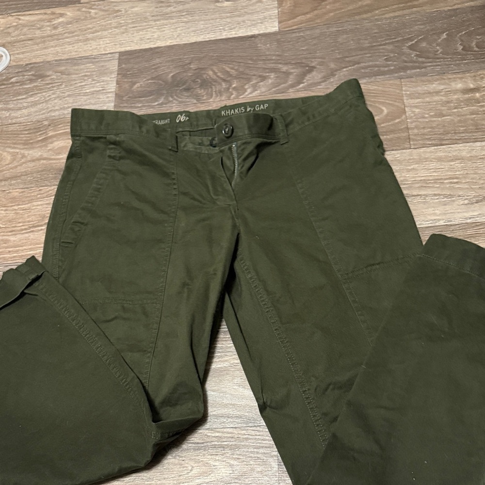GAP Women’s Dark Green Khakis